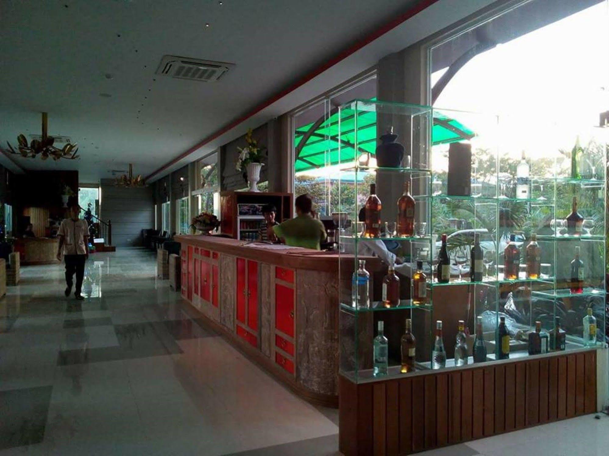 Hotel Sincere Smile Rangum Exterior foto