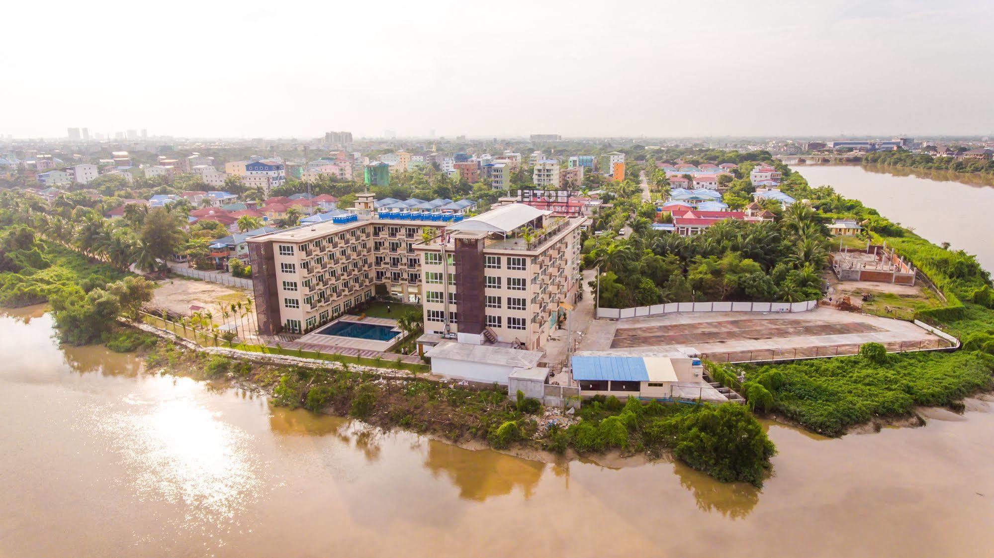 Hotel Sincere Smile Rangum Exterior foto