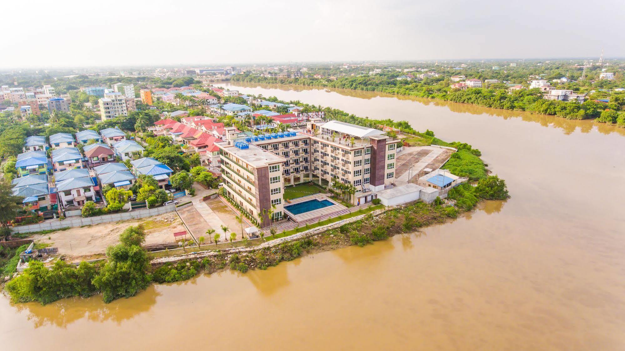 Hotel Sincere Smile Rangum Exterior foto