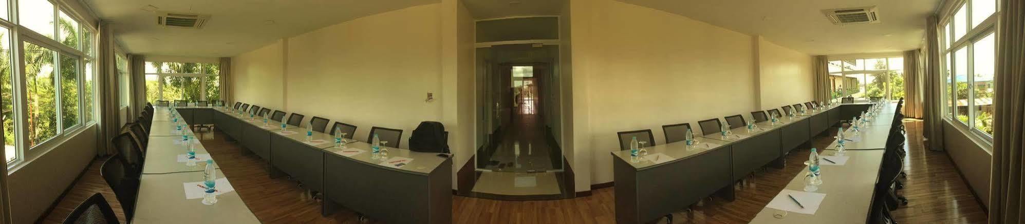 Hotel Sincere Smile Rangum Exterior foto